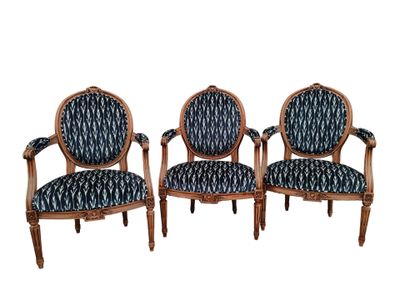 paire de fauteuils de style louis xvi