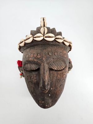 GUINEE Masque avec CAURIS origine acheté KONACRI ( la missio… - Photo 1