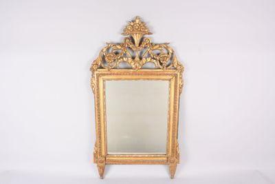 miroir à fronton en bois doré. 106 x 58 cm env. - Photo 1