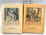 Deux livres sont posés sur une table, avec une étiquette de prix