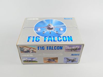 une boîte sur laquelle est représenté un avion