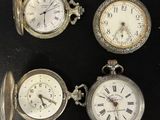trois montres de poche en argent comportant des chiffres romains