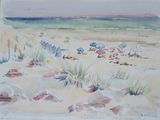 un tableau représentant une scène de plage avec des parasols sur le sable