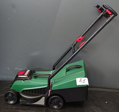Tondeuse Bosch Rotak avec bac de récupération amovible et fo…