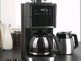 une cafetière posée sur un comptoir