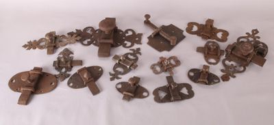 [ FERRONNERIE ] Important lot d'une vingtaine de verrous tar… - Photo 1