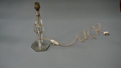 Pied de lampe en métal et verre, travail des années 40/50