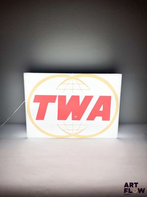 Caisson lumineux TWA. Dimensions : 35 x 50 cm