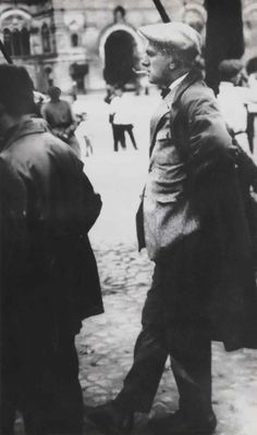 BORIS IGNATOVICH (1899-1976) Vladimir Maïakovski sur la plac…