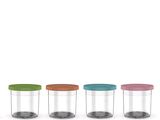 un lot de quatre petits bocaux en verre avec couvercles de différentes couleurs