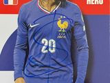 carte dédicacée d'un footballeur en maillot bleu