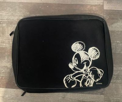 housse pour ordinateur portable Mickey Mouse avec un dessin de souris dessus