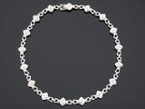 un bracelet en diamants et en or blanc