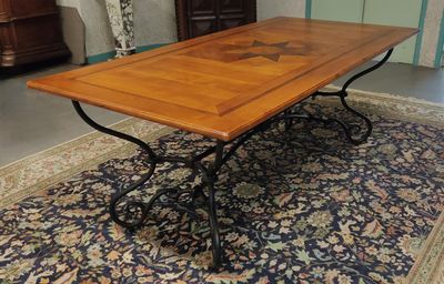 Grande table de salle à manger, en bois fruitier, plateau à …