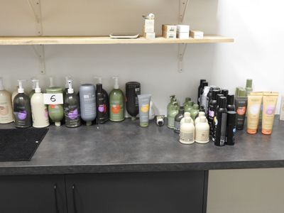 de nombreux types de produits de soins capillaires en vente libre