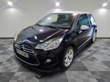 une photo d'une voiture Citroën noire garée dans un garage