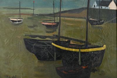 un tableau représentant des bateaux sur l'eau, près du rivage