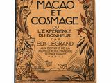 un vieux livre avec l'image d'un oiseau