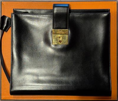 HERMES Porte-documents en cuir vachette noir signé sur la bo… - Photo 1