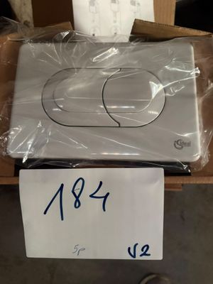 une boîte sur laquelle figurent une souris d'ordinateur et une étiquette de prix