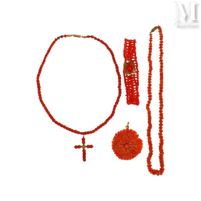 Lot de bijoux corail Lot de bijoux en or jaune 18K (750°/°°)… - Photo 1