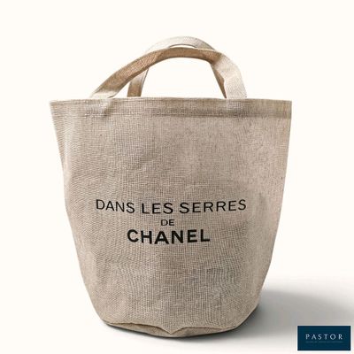un sac fourre-tout sur lequel est inscrit « Chans les Serres »