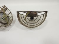 Paire d'appliques en métal et pampilles à décor d'une frise … (photo 6)
