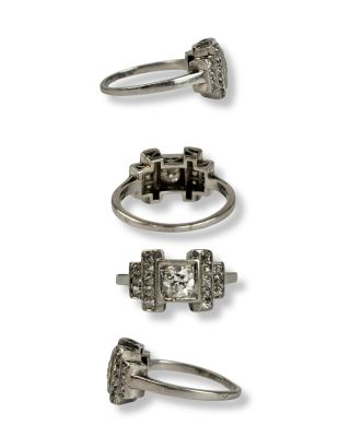 trois bagues différentes ornées de diamants, sur fond blanc