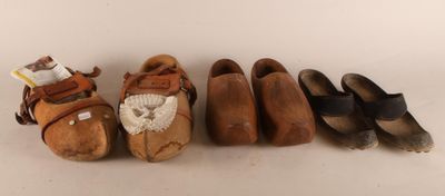 [ MODE ] Ensemble de 3 paires de sabots en bois et cuir.