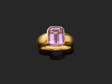 une bague en améthorate et en or