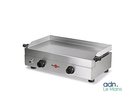 une image représentant une plaque de cuisson en acier inoxydable sur fond blanc