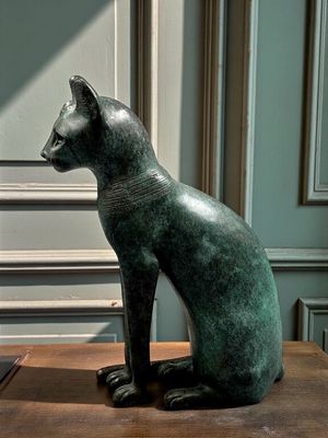 Chat assis figurant la déesse égyptienne Bastet (l'original … - Photo 1