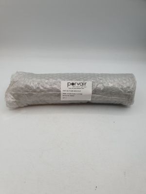 un rouleau de papier enroulé sur une table