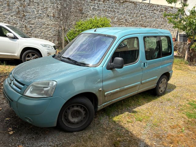 Véhicule particulier Citroën Berlingo immatriculé FA-307-VM, 1ère...