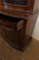 Vitrine anglaise à deux corps en bois vernis ouvrant en part… (photo 6)