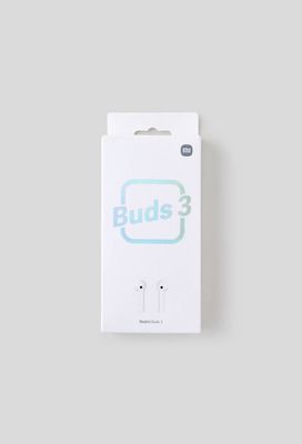 une boîte blanche sur laquelle est collé un autocollant bleu portant l'inscription « buds »