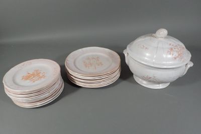 Partie de service de table en faïence à glaçure nuagée blanc…