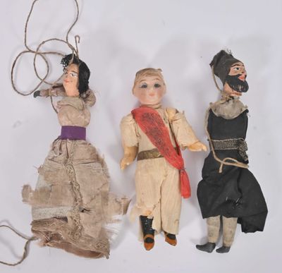 Deux marionnettes tête composition peinte pour théâtre (acci…