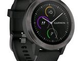 gros plan d'une montre intelligente sur fond blanc