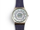 une image d'un gros plan d'une montre-bracelet avec des chiffres romains