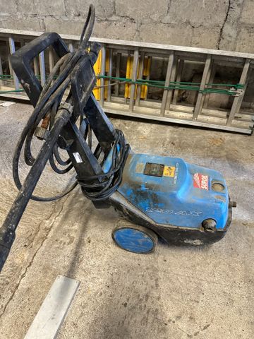 Nettoyeur haute pression SUROIL 120 AX (moteur fonctionne)