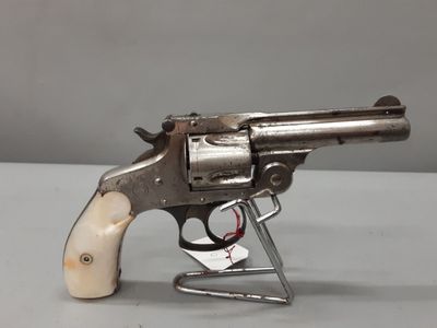 Catégorie D. Revolver Smith & Wesson top break calibre 38 S&…