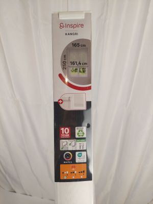 une photo d'un distributeur automatique sur lequel figure une étiquette de prix