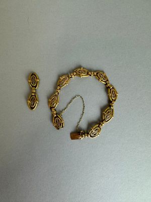 Bracelet en or jaune 750 °/°° à maillons ovales filigranés. Poinçon tê - Photo 1