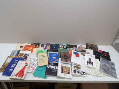 Lot de +30 livres en français et en anglais, différents genres, thémat - Photo 1