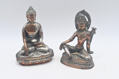Lot de deux statuettes en alliage cuivreux : Tara avec le fo…