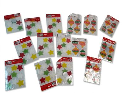 de nombreux autocollants posés sur une surface blanche