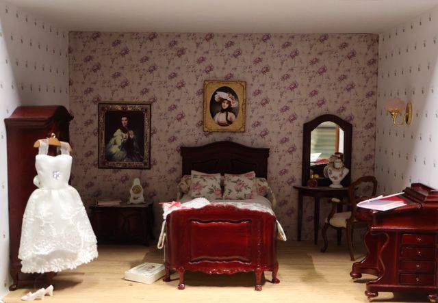 Diorama. Composition miniature, dans une vitrine en bois, vitre e...