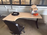 Lot de mobilier comprenant : (photo 6)