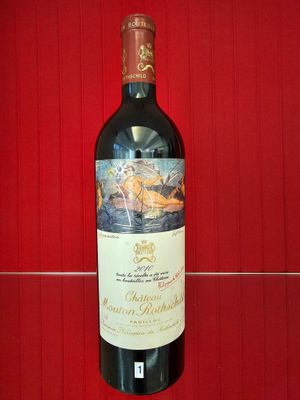 Bouteille Château Mouton Rothschild de 2010, bon niveau, éti… - Photo 1